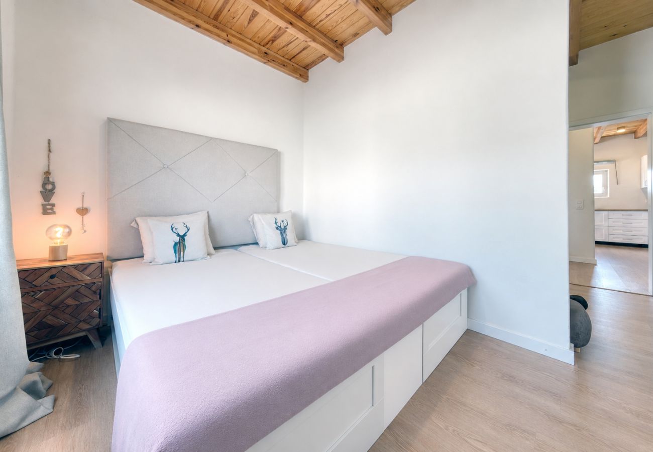 House in Costa Teguise - Chalet Emily - Alpine Chic• Jacuzzi • BBQ 