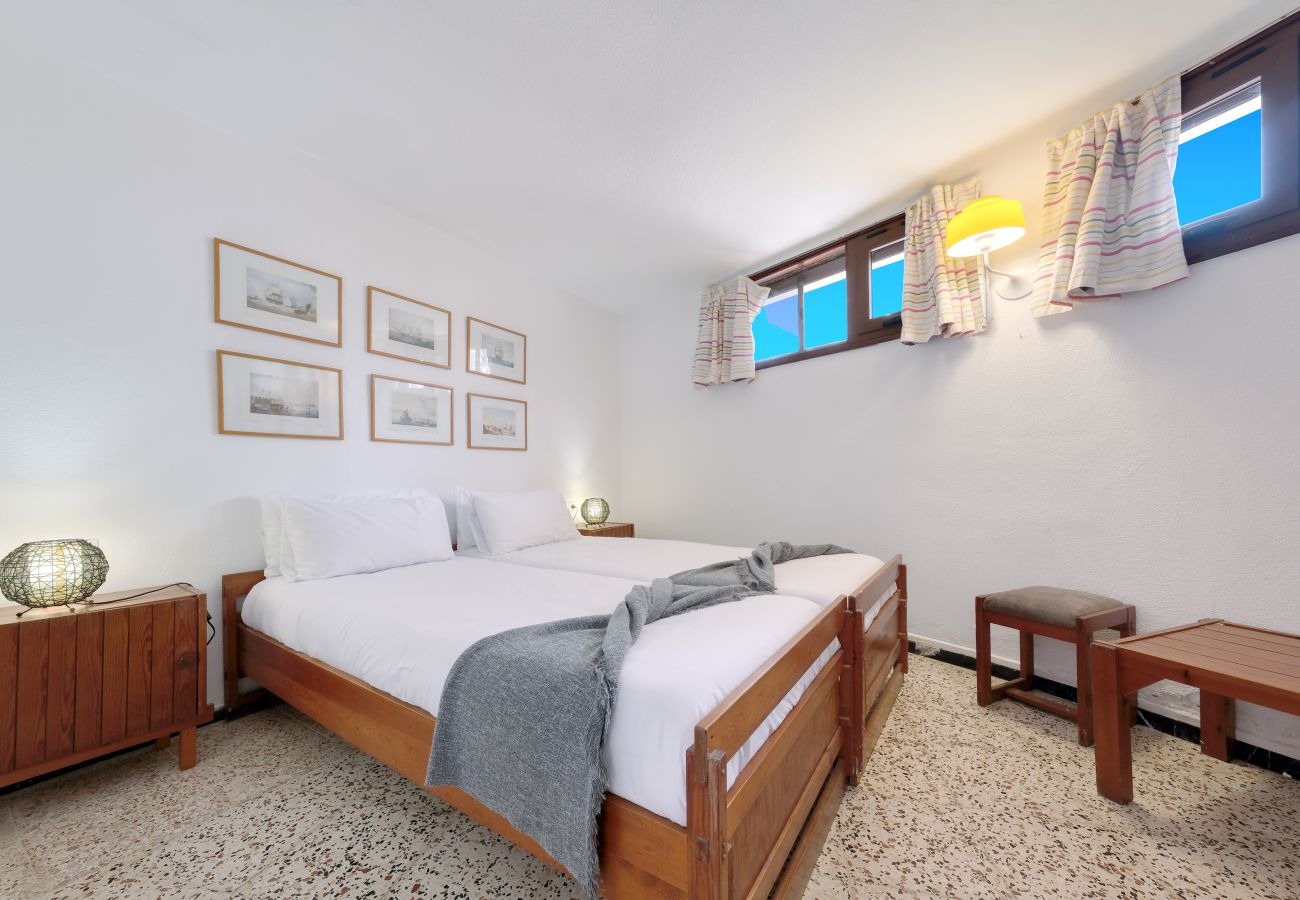 House in  Famara - First Line of the Sea • Ocean views • Beach 1 min