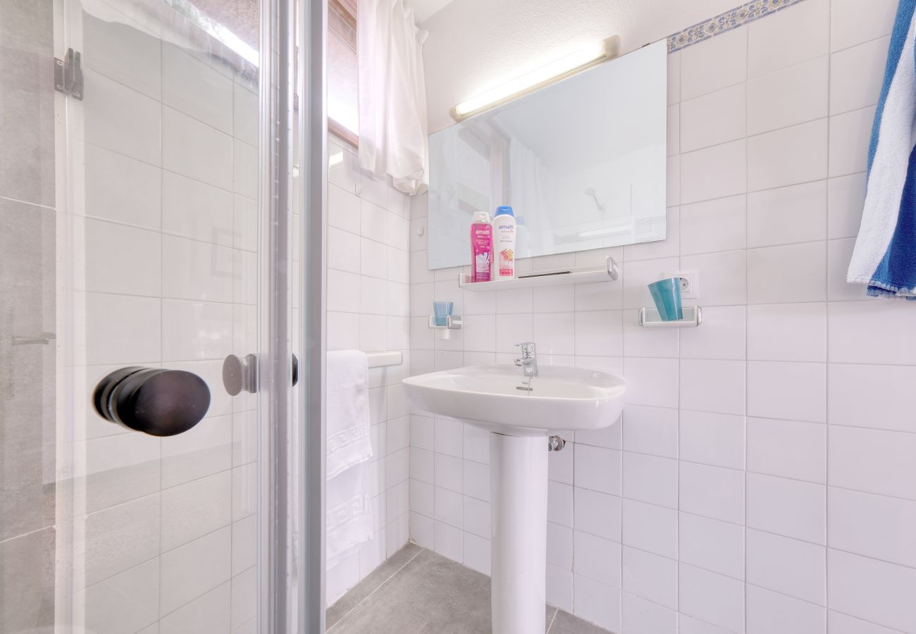 House in  Famara - First Line of the Sea • Ocean views • Beach 1 min