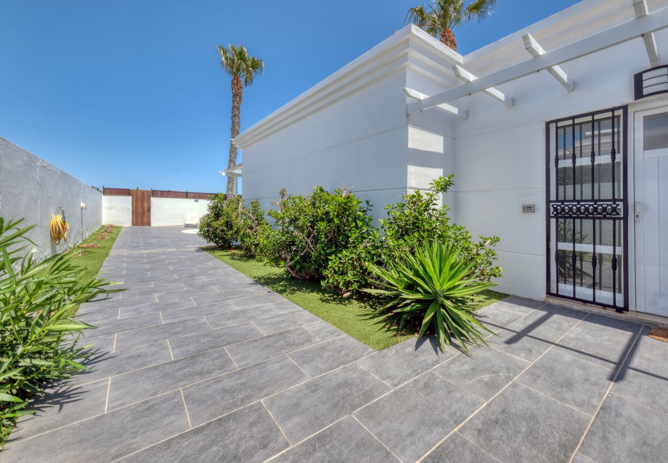 House in Puerto del Carmen - Villa Leona • Heated pool• BBQ