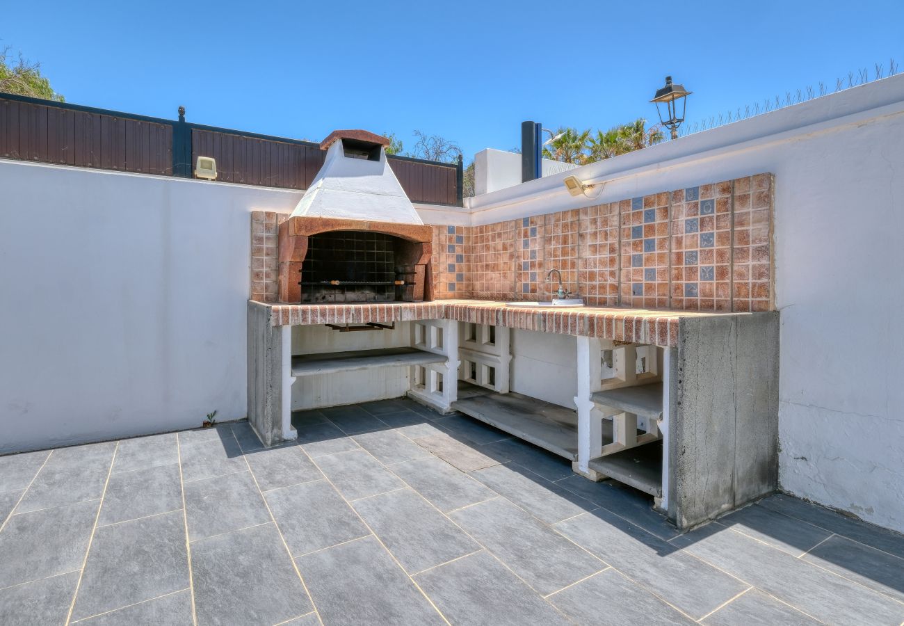 House in Puerto del Carmen - Villa Leona • Heated pool• BBQ