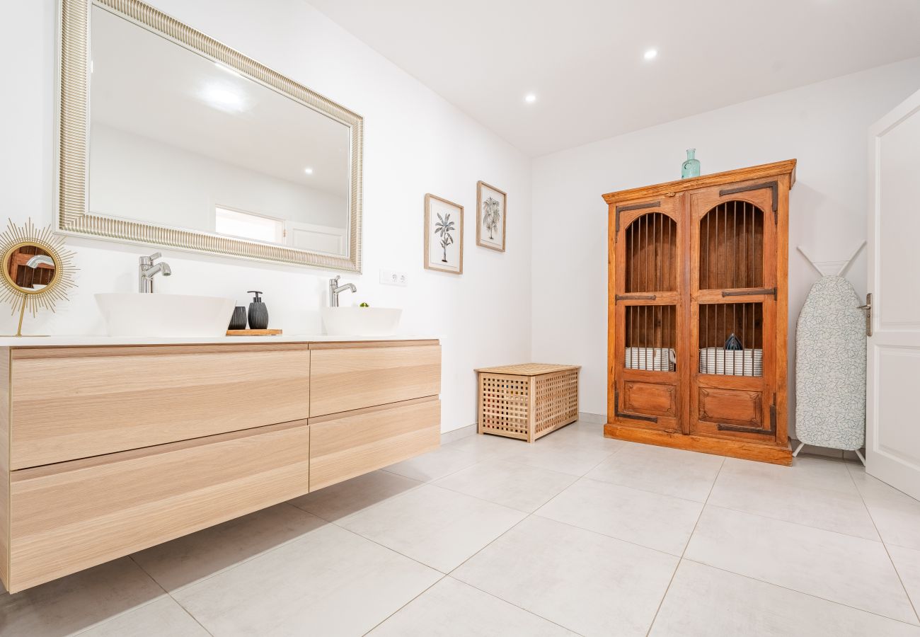 House in Puerto del Carmen - Casa Marlena- Private Terrace- 4 min to the beach by Lanzarote Vacation Homes