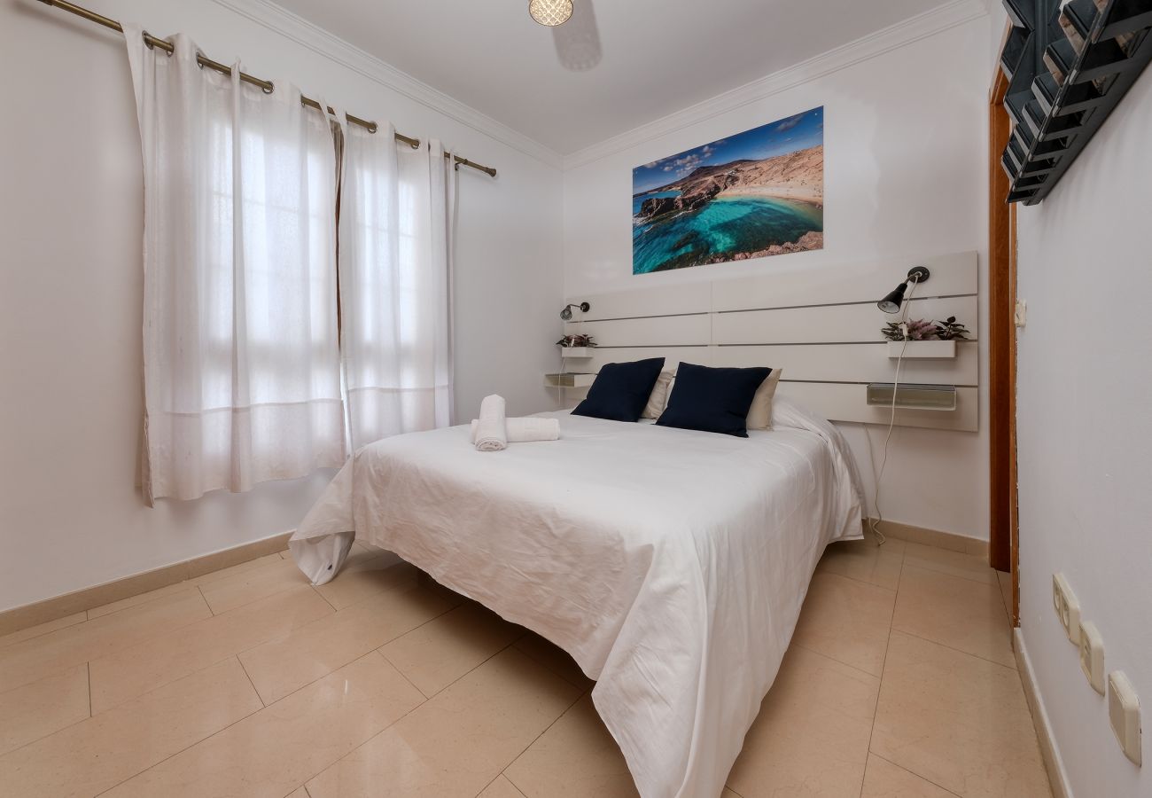 Villa a Playa Blanca - Villa Flavia - Private Pool, Jacuzzi, BBQ and Game Room By Lanzarote Vacation Home