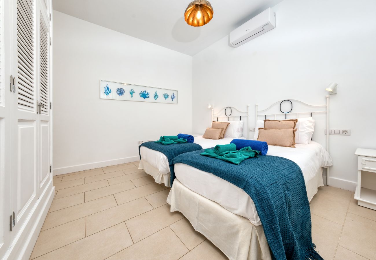 Villa a Puerto Calero - Villa Mar Azul Puerto Calero - Private Pool and BBQ By Lanzarote Vacation Homes