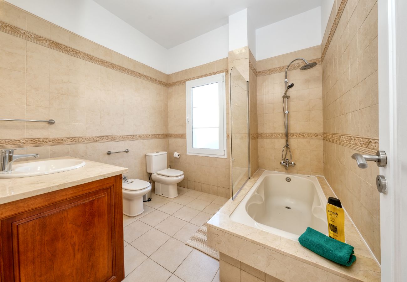 Villa a Puerto Calero - Villa Mar Azul Puerto Calero - Private Pool and BBQ By Lanzarote Vacation Homes