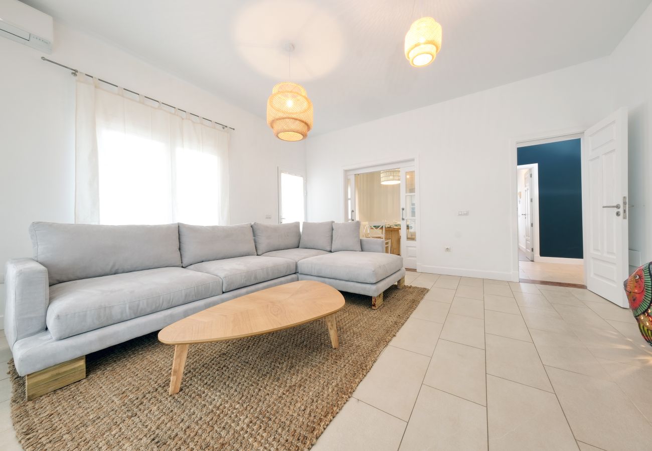 Villa a Puerto Calero - Villa Mar Azul Puerto Calero - Private Pool and BBQ By Lanzarote Vacation Homes