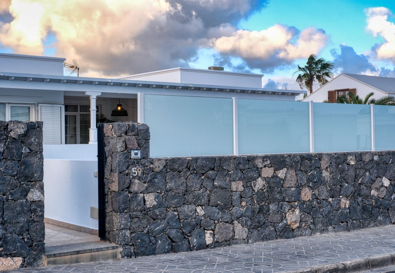 Villa a Puerto Calero - Villa Mar Azul Puerto Calero - Private Pool and BBQ By Lanzarote Vacation Homes