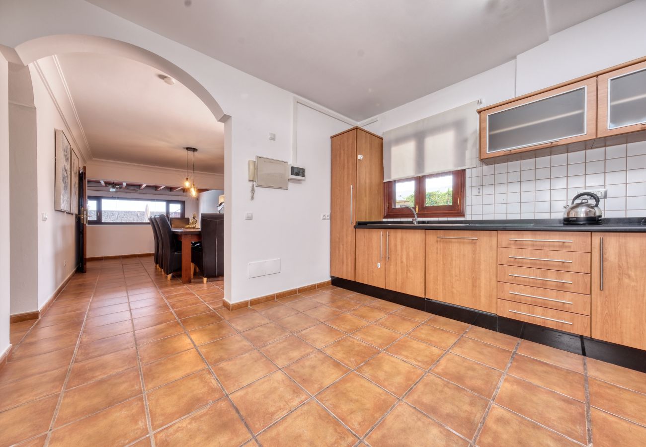 Villa a Playa Blanca - Villa Aurelia - Pool, Jacuzzi, BBQ e Ping-Pong By LVH