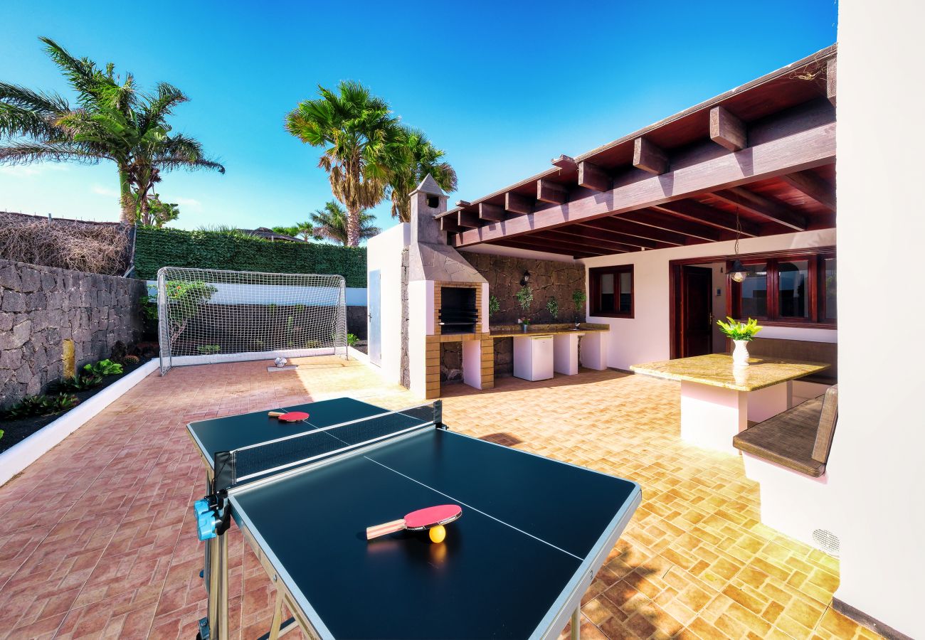 Villa a Playa Blanca - Villa Aurelia - Pool, Jacuzzi, BBQ e Ping-Pong By LVH