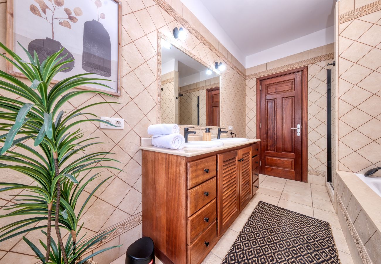 Casa a Puerto Calero - Casa Guayre - Pool, BBQ, AACC e Ping-Pong By LVH