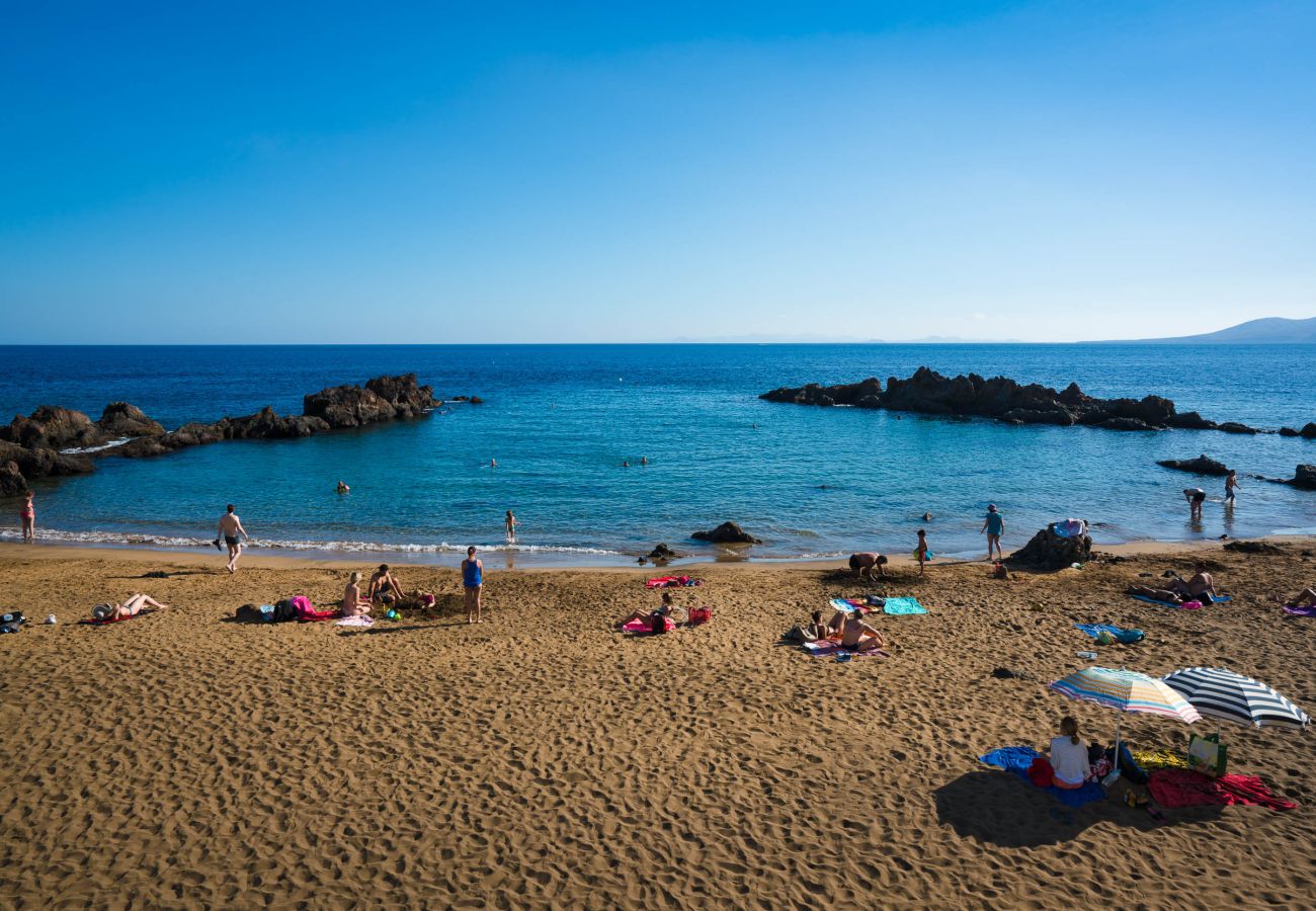 Casa a Puerto del Carmen - White Volcano • Pool and Gym • Beach 1 min • LVH