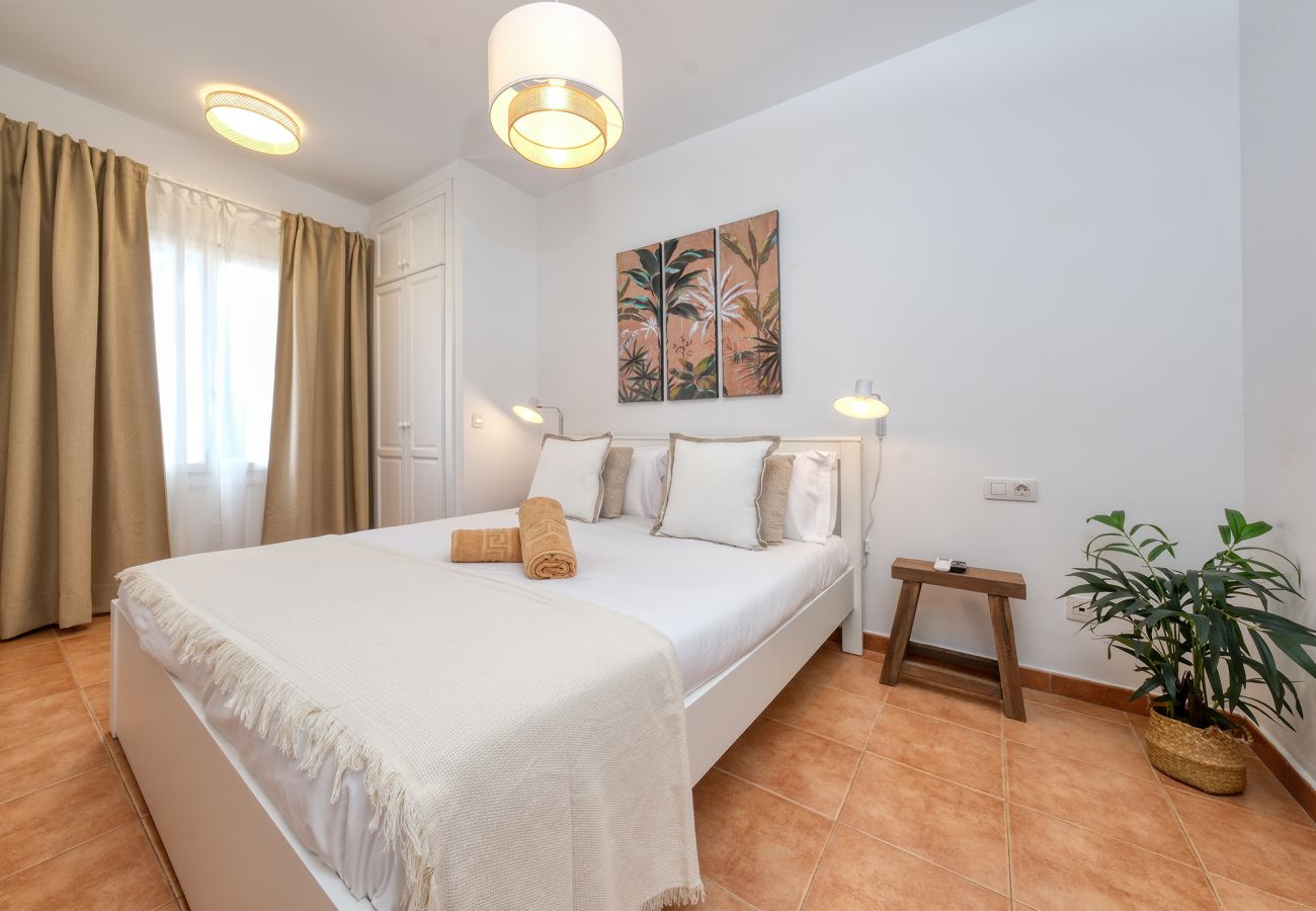 Villa a Playa Blanca - Villa Malolo - Private Pool and Jacuzzi By Lanzarote Vacation Homes