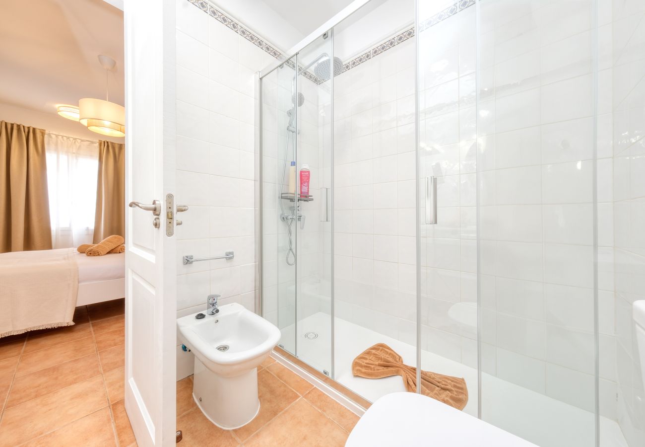 Villa a Playa Blanca - Villa Malolo - Private Pool and Jacuzzi By Lanzarote Vacation Homes