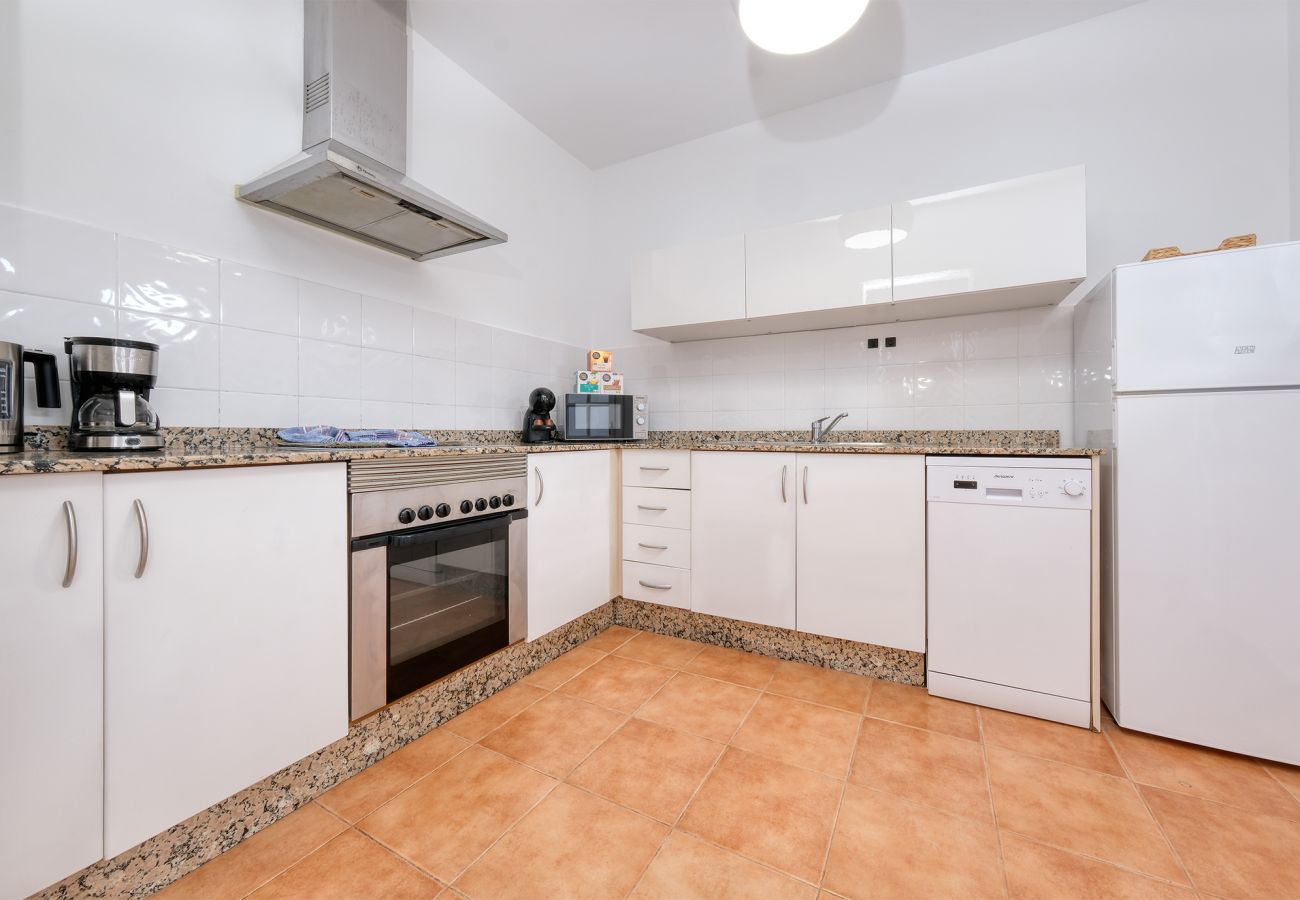 Villa a Playa Blanca - Villa Malolo - Private Pool and Jacuzzi By Lanzarote Vacation Homes