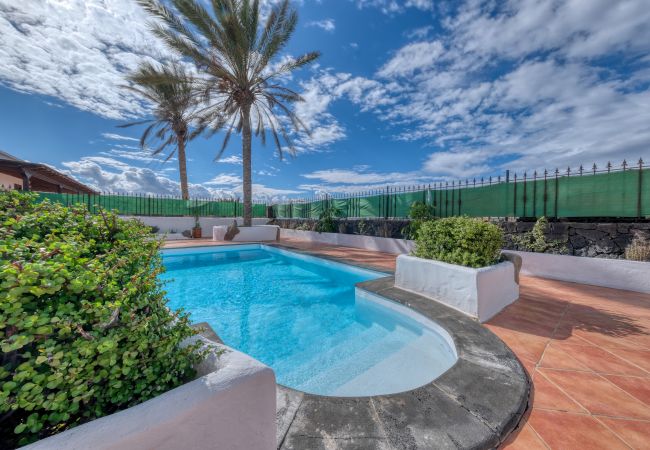 Casa a Playa Blanca - Villa Arena Blanca with Private Pool and BBQ By Lanzarote Vacation Homes Casa a Playa Blanca - Villa Arena Blanca with Private Pool and BBQ By Lanzarote Vacation Homes