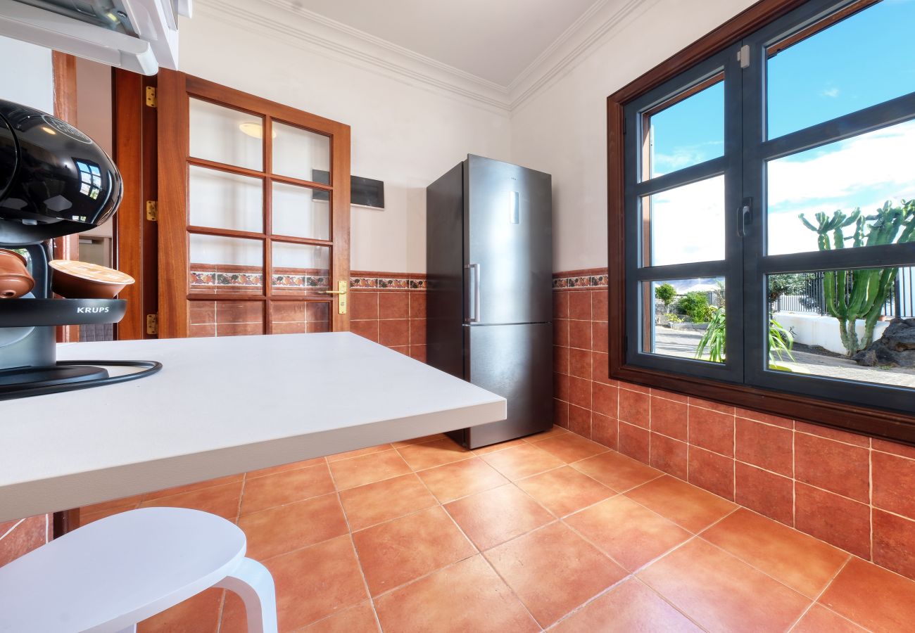 Casa a Playa Blanca - Villa Arena Blanca with Private Pool and BBQ By Lanzarote Vacation Homes Casa a Playa Blanca - Villa Arena Blanca with Private Pool and BBQ By Lanzarote Vacation Homes