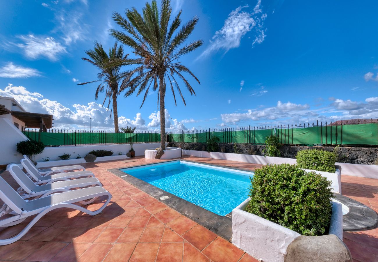 Casa a Playa Blanca - Villa Arena Blanca with Private Pool and BBQ By Lanzarote Vacation Homes Casa a Playa Blanca - Villa Arena Blanca with Private Pool and BBQ By Lanzarote Vacation Homes