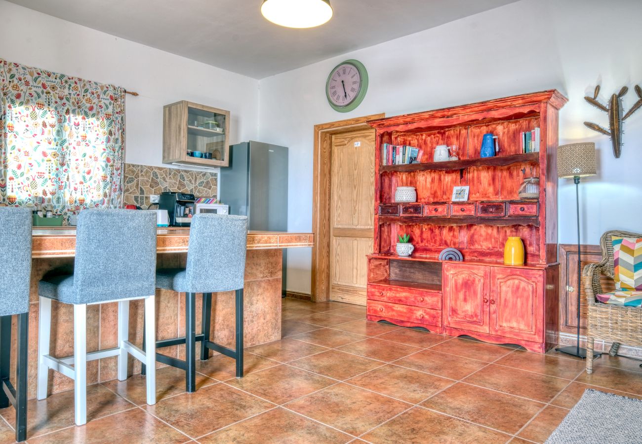 Casa a Tinajo - NoPasaNada: apartmento privado el Hierro, vistas al jardín