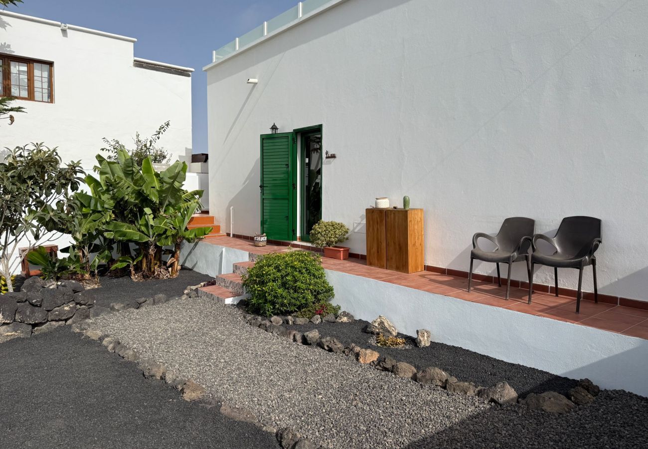 Casa a Tinajo - NoPasaNada: apartmento privado el Hierro, vistas al jardín