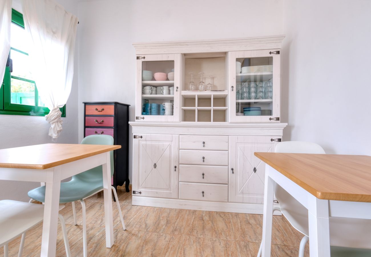 Affitto per camere a Tinajo - Casa Casa NoPasaNada, habitación Triple Los Lobos