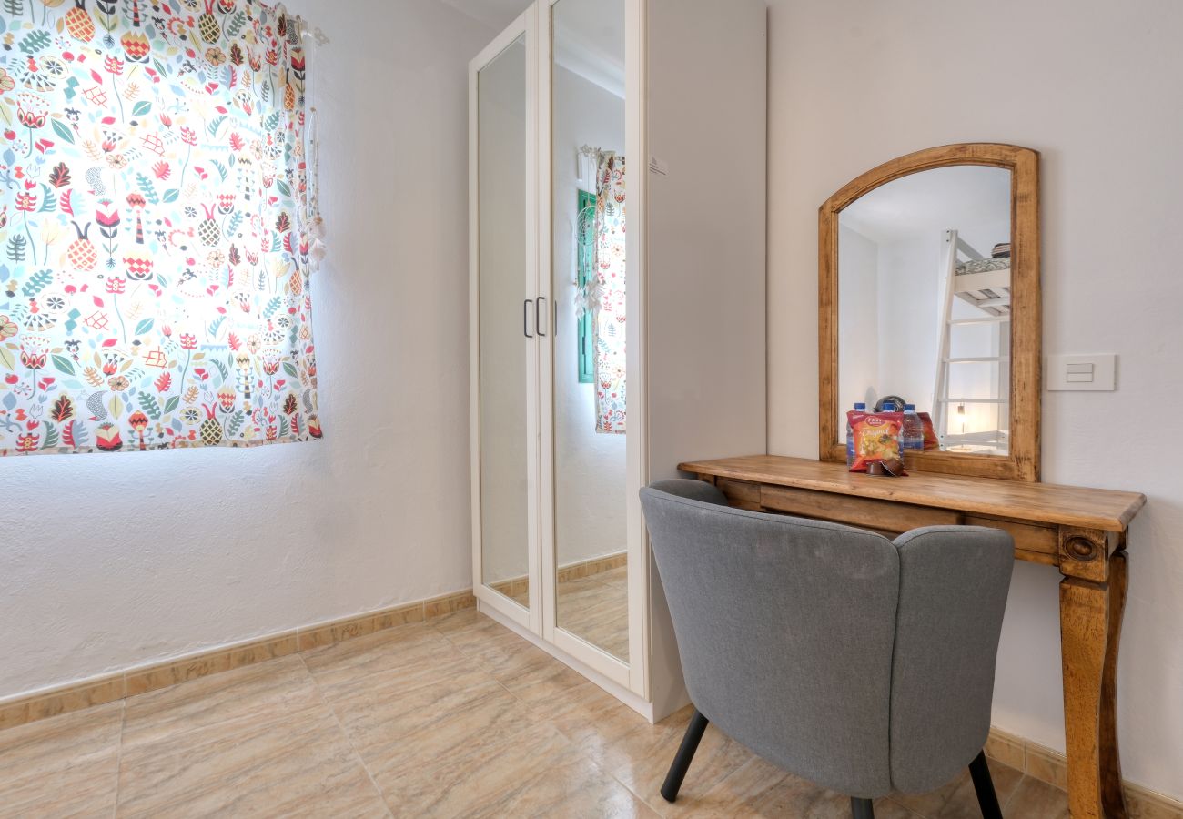 Affitto per camere a Tinajo - Casa Casa NoPasaNada, habitación Triple Los Lobos