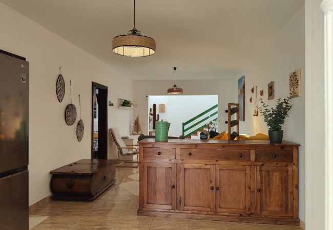 Affitto per camere a Tinajo - Casa NoPasaNada: habitación La Palma con baño privado  Affitto per camere a Tinajo - Casa NoPasaNada: habitación La Palma con baño privado