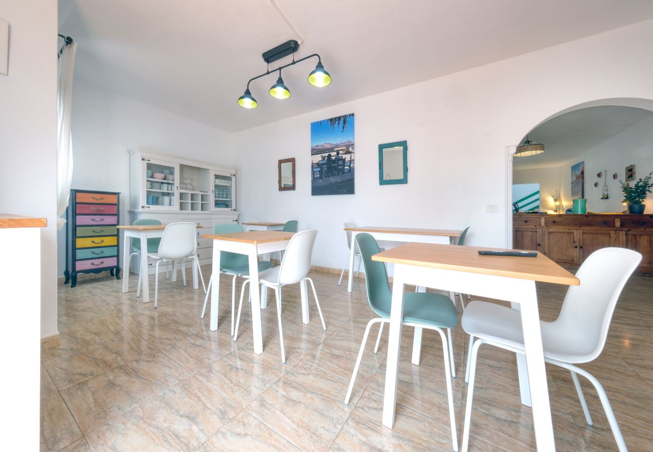 Affitto per camere a Tinajo - Casa NoPasaNada: habitación La Palma con baño privado  Affitto per camere a Tinajo - Casa NoPasaNada: habitación La Palma con baño privado