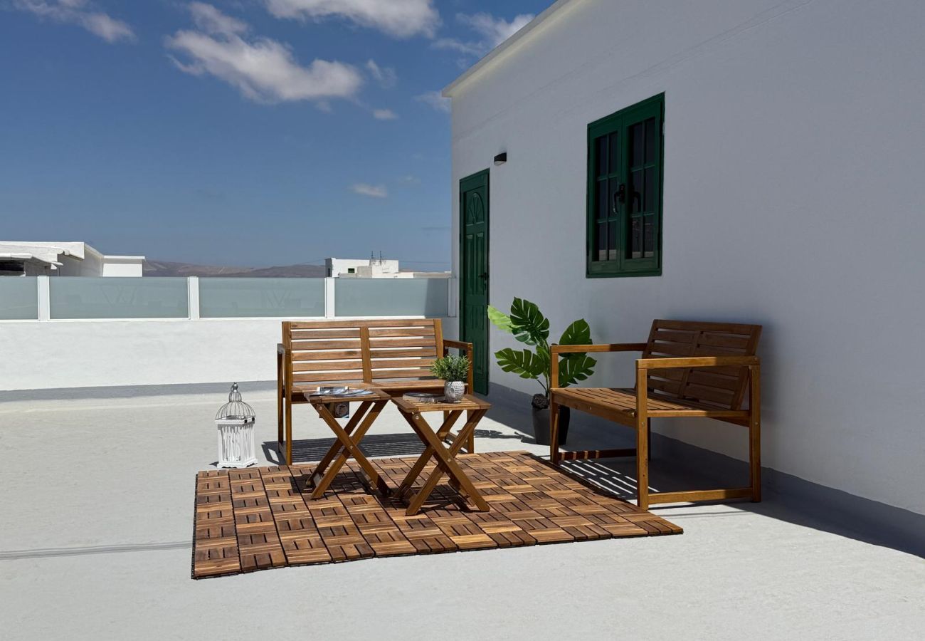 Affitto per camere a Tinajo - Casa NoPasaNada: habitación La Palma con baño privado  Affitto per camere a Tinajo - Casa NoPasaNada: habitación La Palma con baño privado