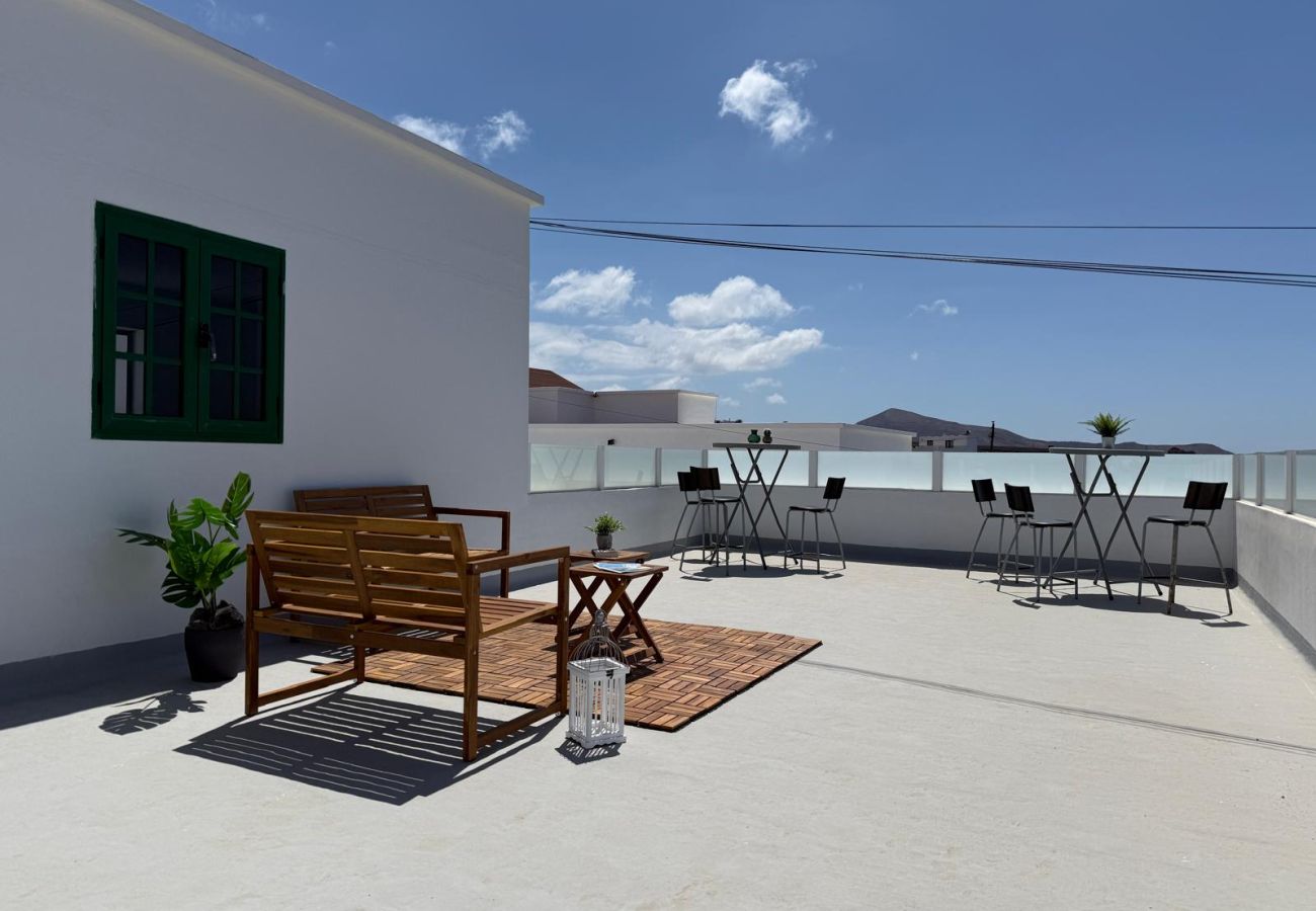 Affitto per camere a Tinajo - Casa NoPasaNada: habitación La Palma con baño privado  Affitto per camere a Tinajo - Casa NoPasaNada: habitación La Palma con baño privado