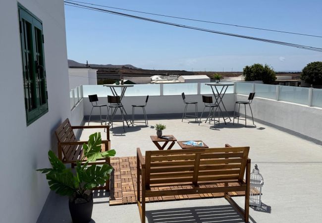 Affitto per camere a Tinajo - Casa NoPasaNada: habitación La Gomera con baño privado exterior Affitto per camere a Tinajo - Casa NoPasaNada: habitación La Gomera con baño privado exterior