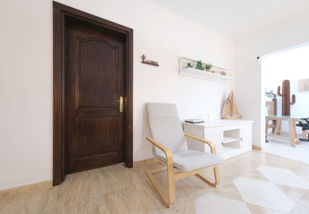 Affitto per camere a Tinajo - Casa NoPasaNada: habitación La Gomera con baño privado exterior Affitto per camere a Tinajo - Casa NoPasaNada: habitación La Gomera con baño privado exterior