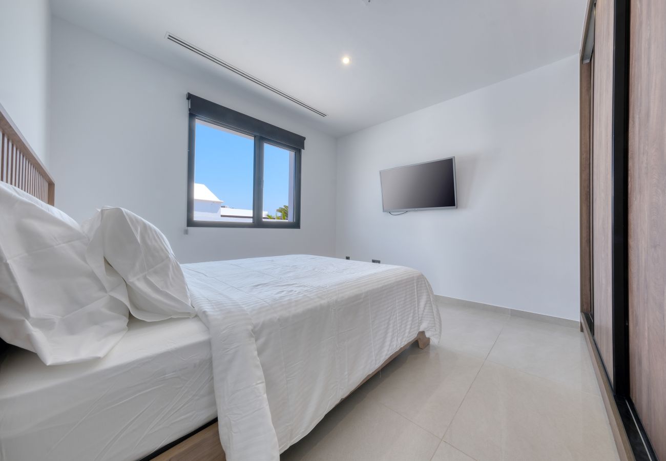 Villa a Puerto Calero - White House - Fire pit and private pool By Lanzarote Vacation Homes