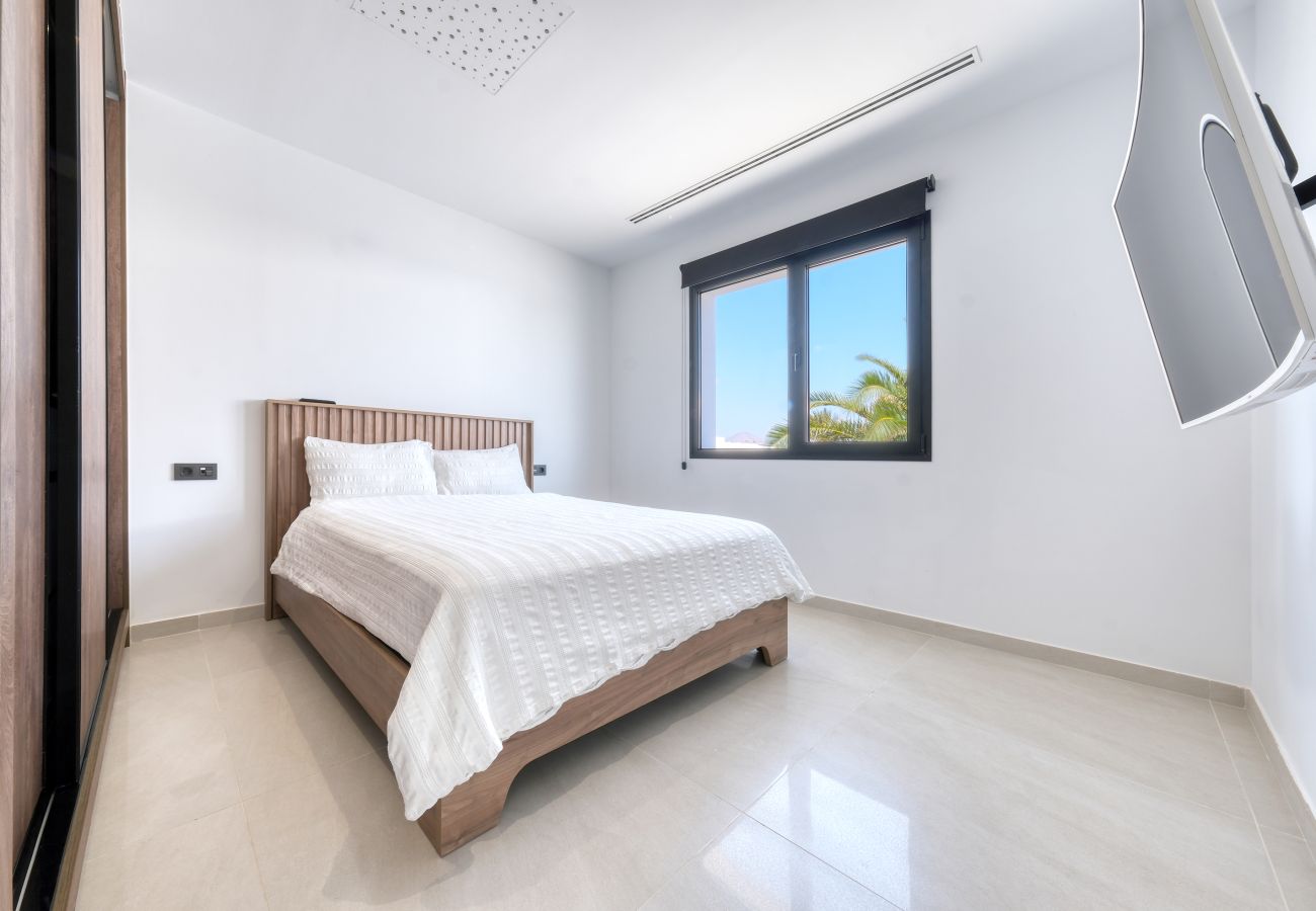 Villa a Puerto Calero - White House - Fire pit and private pool By Lanzarote Vacation Homes