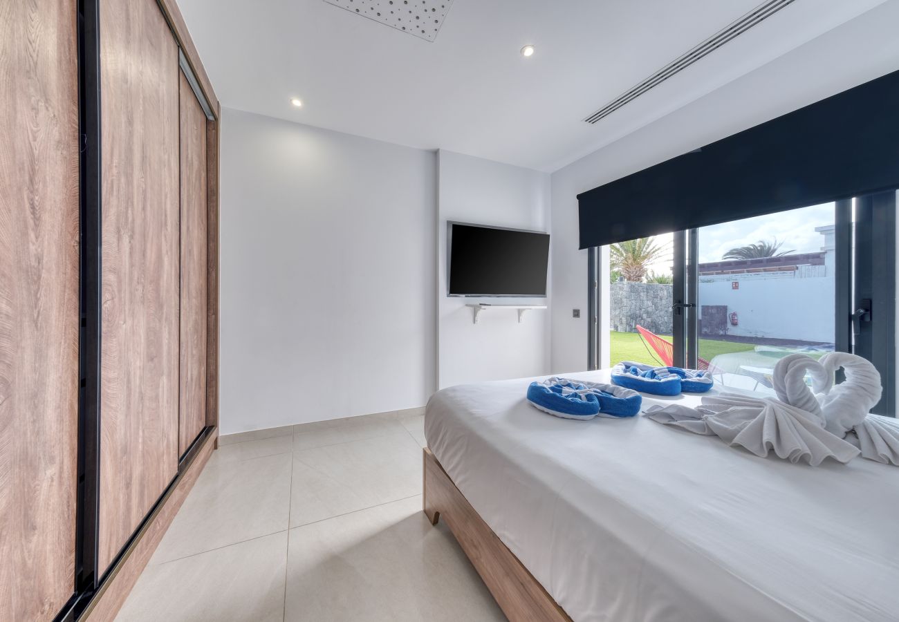 Villa a Puerto Calero - White House - Fire pit and private pool By Lanzarote Vacation Homes