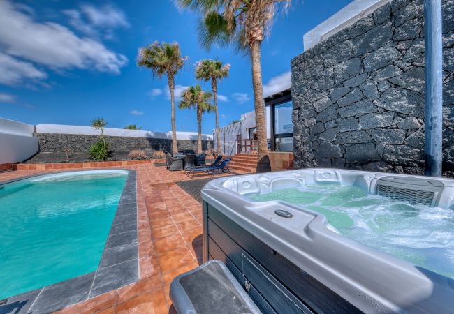 Villa a Playa Blanca -  Villa Salaria - Jacuzzi e piscina privata