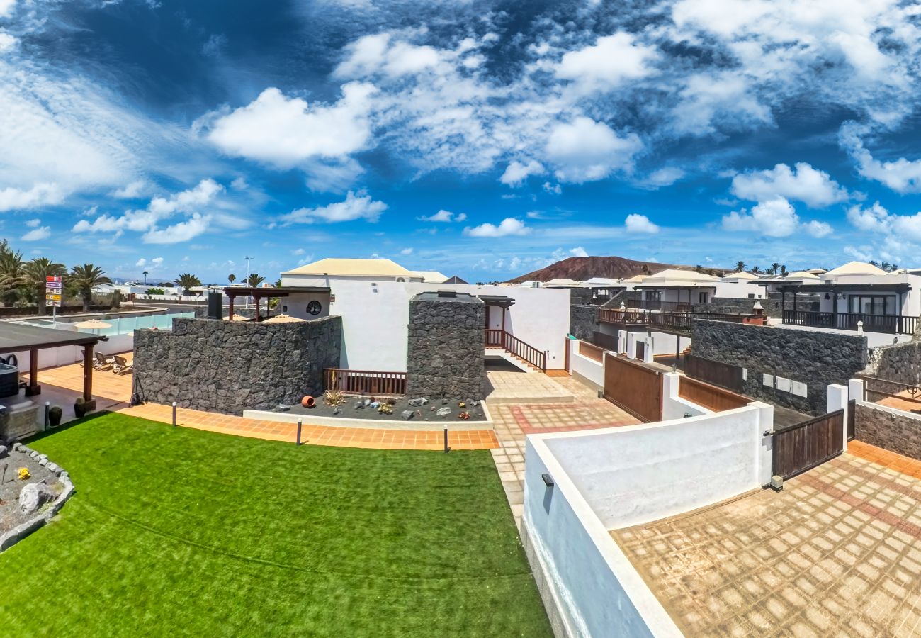Casa a Playa Blanca - Villa Los Yeyos • Ocean view • Pool • BBQ • Billar