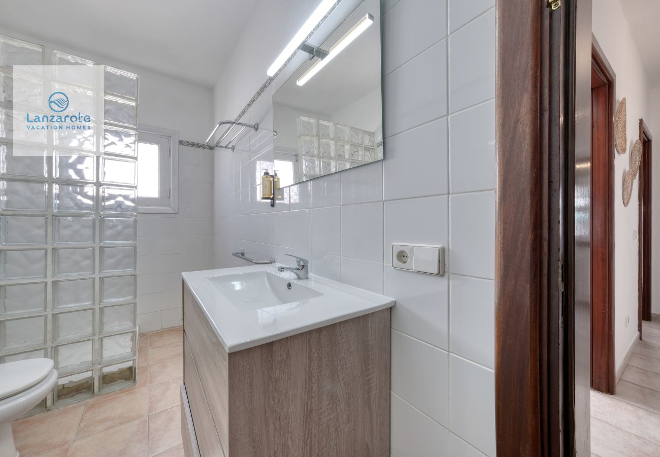 Appartamento a Playa Blanca - Casa Bonica • Ocean Views • Beach 2 min • LVH