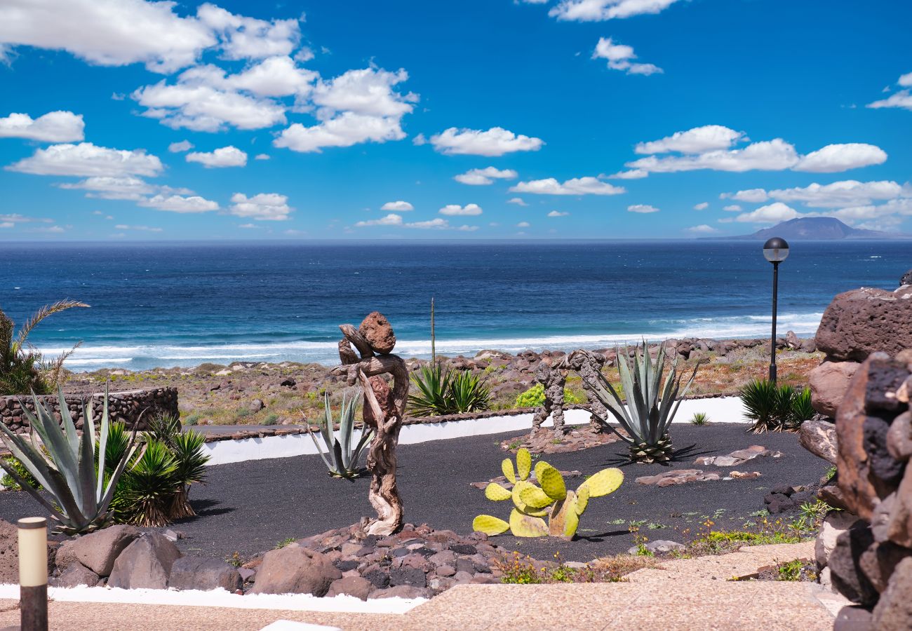 Casa a  Famara - Casa Buenavista 127 • Pool • Ocean views • Beach 2 min • LVH