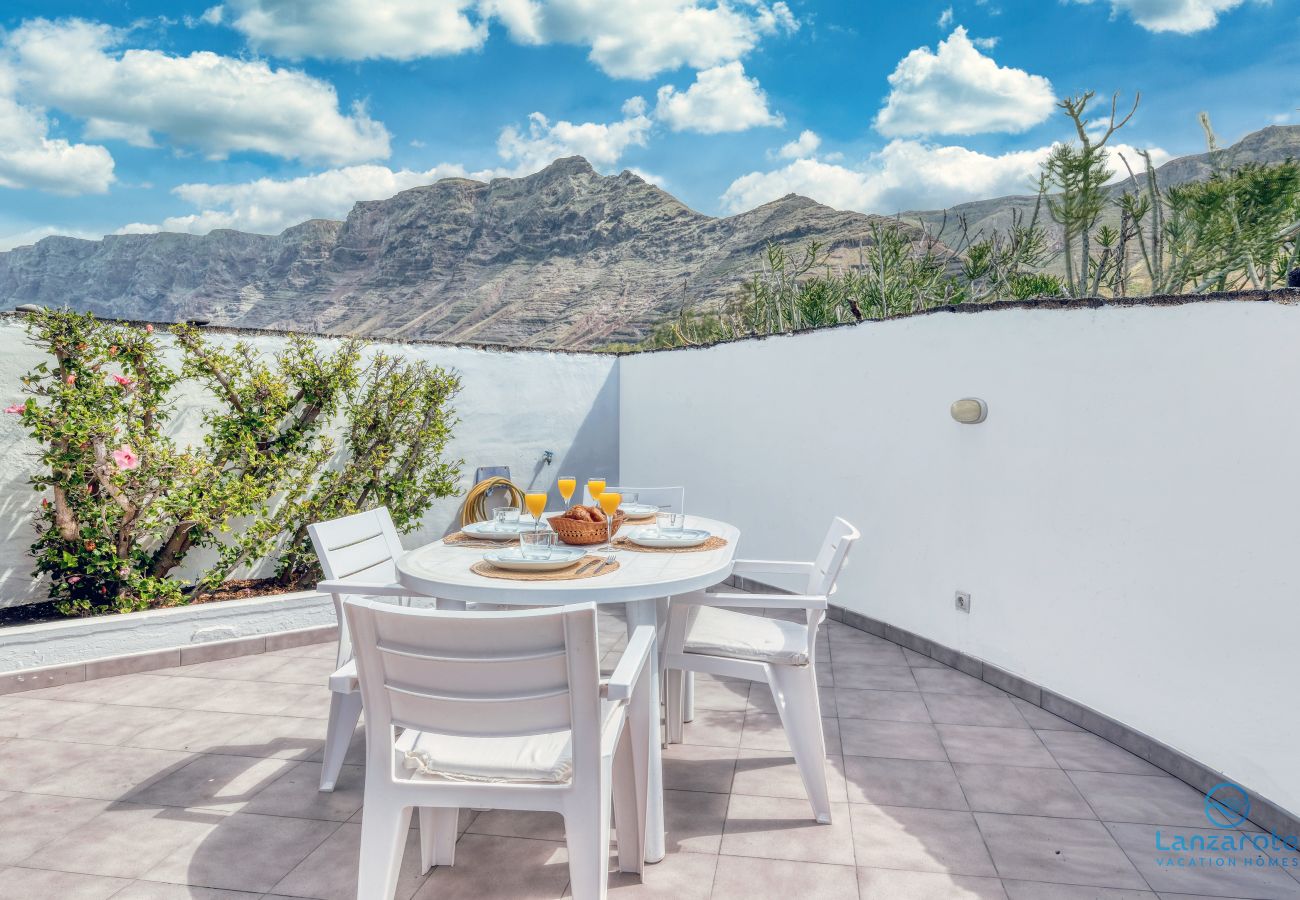 Appartamento a  Famara - Canary Soul 90 • Ocean views • Beach 2 min • LVH