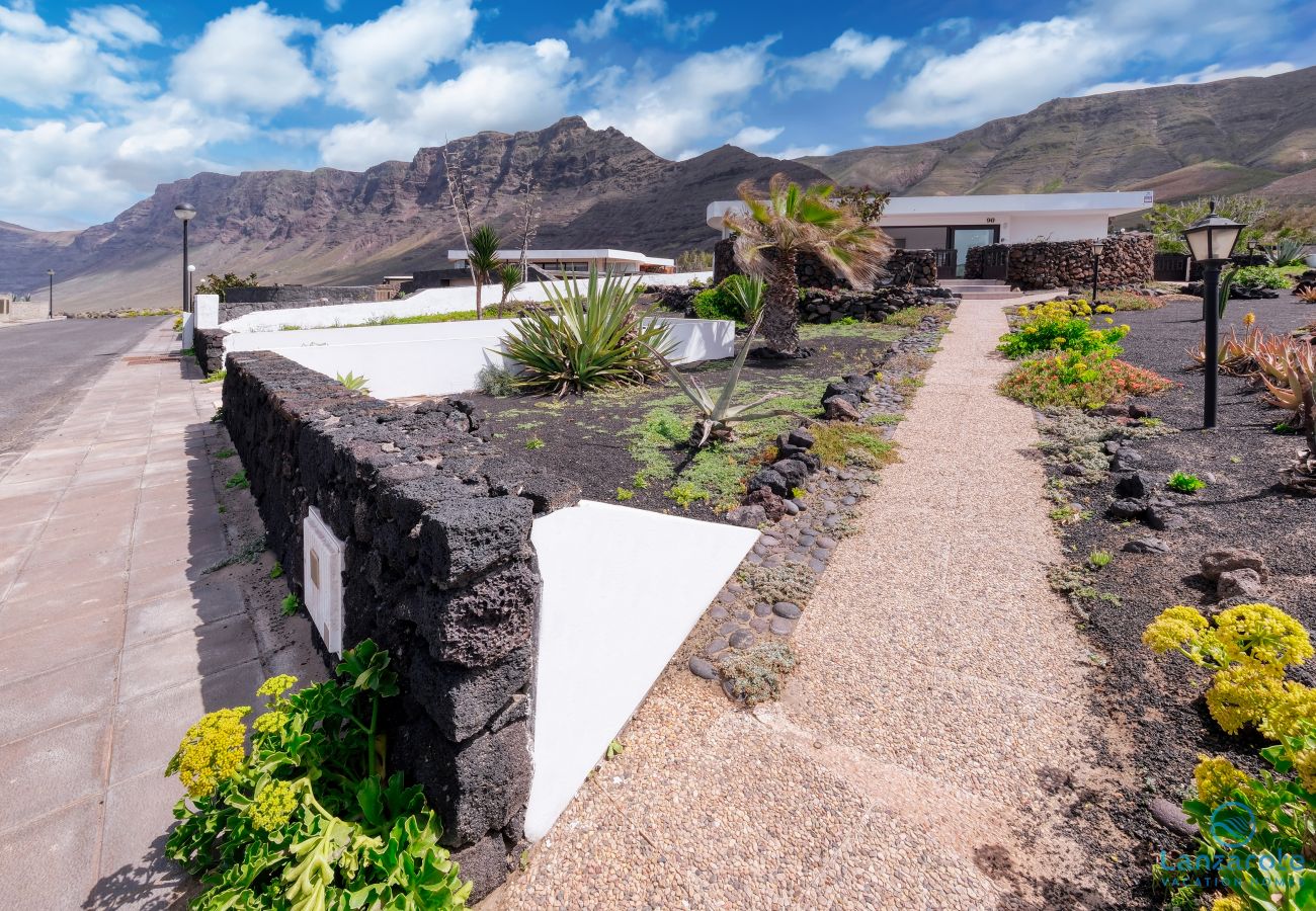 Appartamento a  Famara - Canary Soul 90 • Ocean views • Beach 2 min • LVH