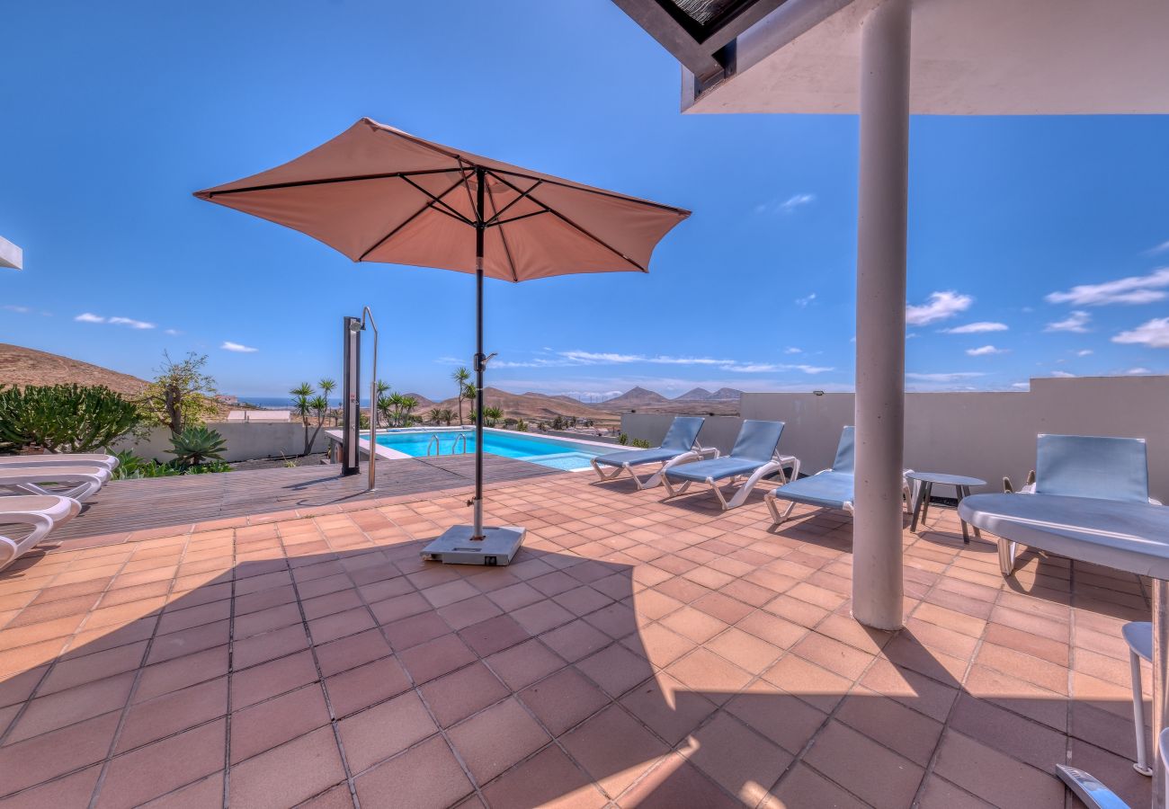 Villa a Nazaret - Villa El Erizo by Lanzarote Vacation Homes