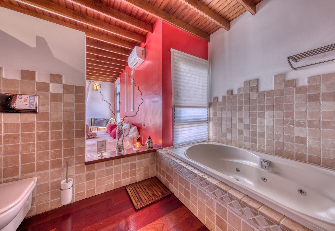 Villa a Nazaret - Villa El Erizo by Lanzarote Vacation Homes