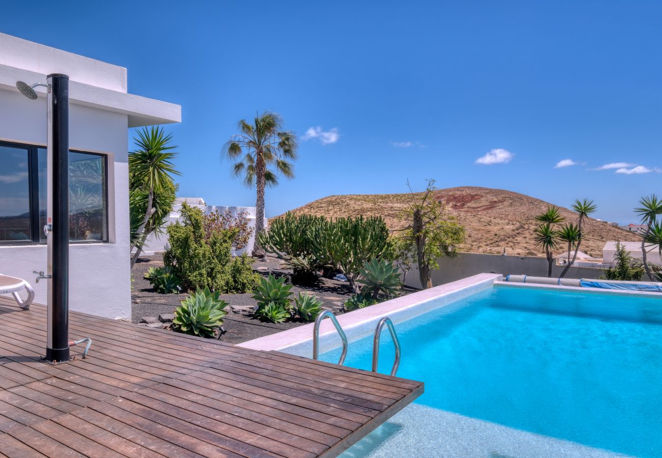 Villa a Nazaret - Villa El Erizo by Lanzarote Vacation Homes