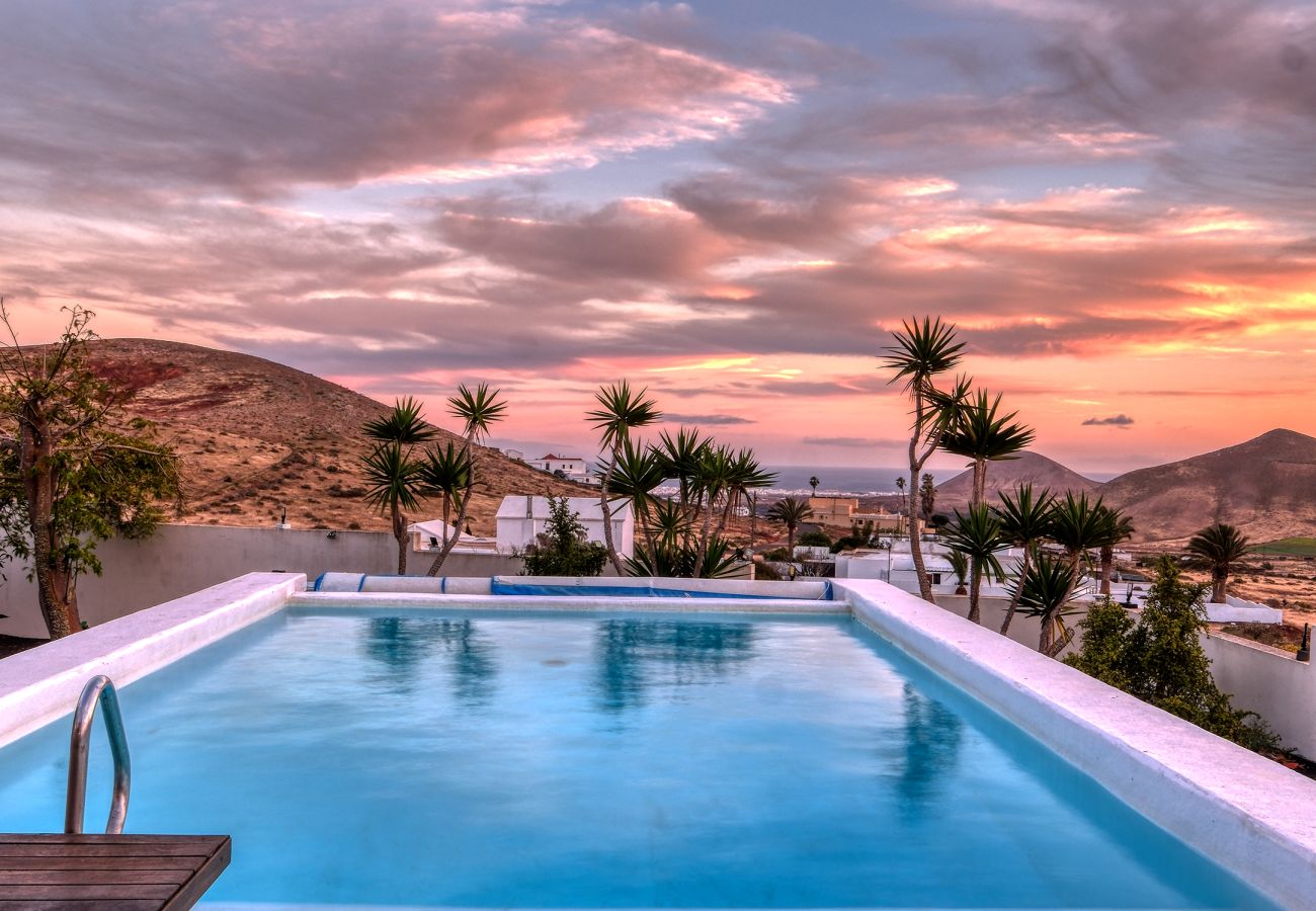Villa a Nazaret - Villa El Erizo by Lanzarote Vacation Homes
