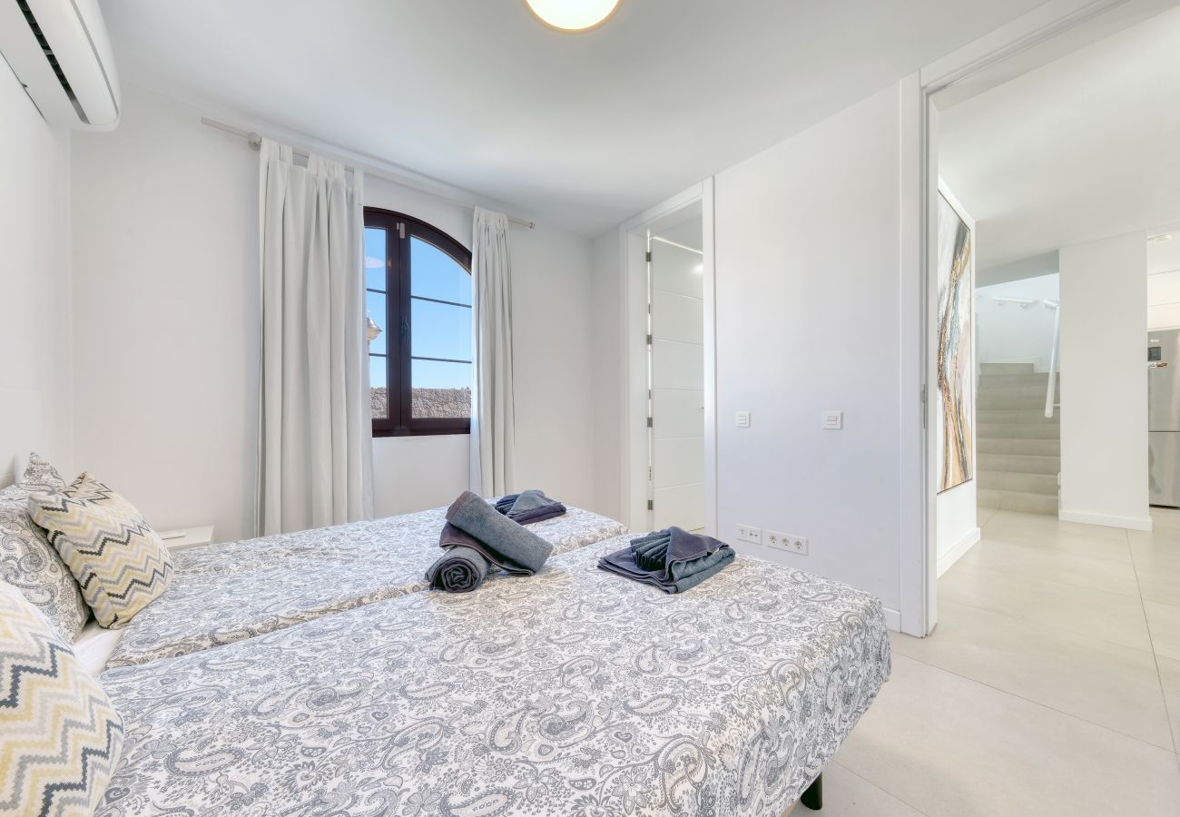 Casa a Playa Blanca - Casa Malvasía • Pool • 900M from the beach • LVH