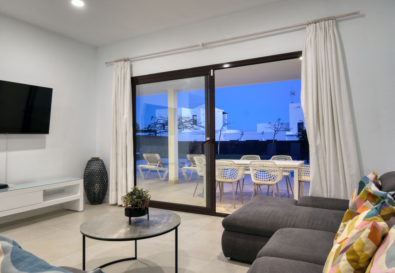 Casa a Playa Blanca - Casa Malvasía • Pool • 900M from the beach • LVH
