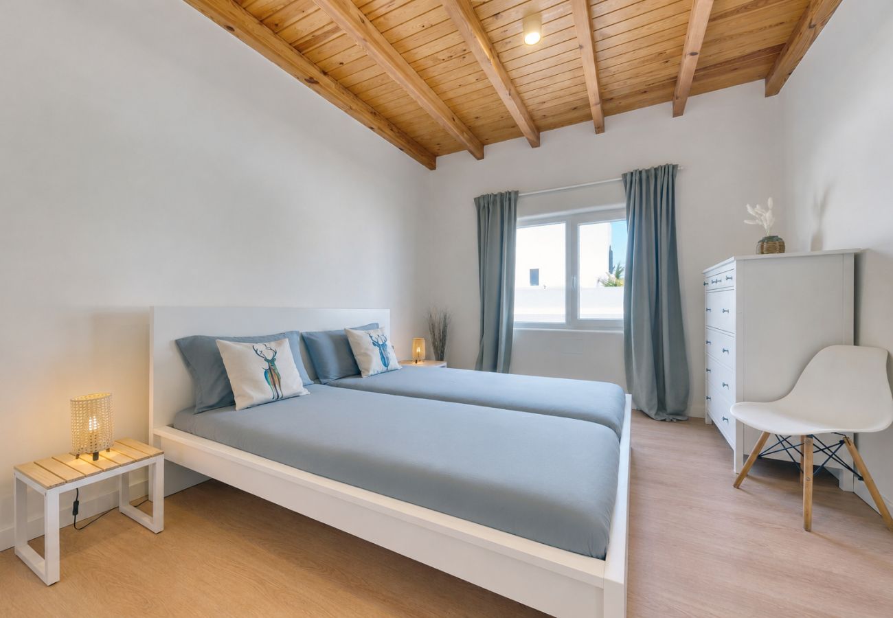 Casa a Costa Teguise - Chalet Emily - Alpine Chic• Jacuzzi • BBQ 