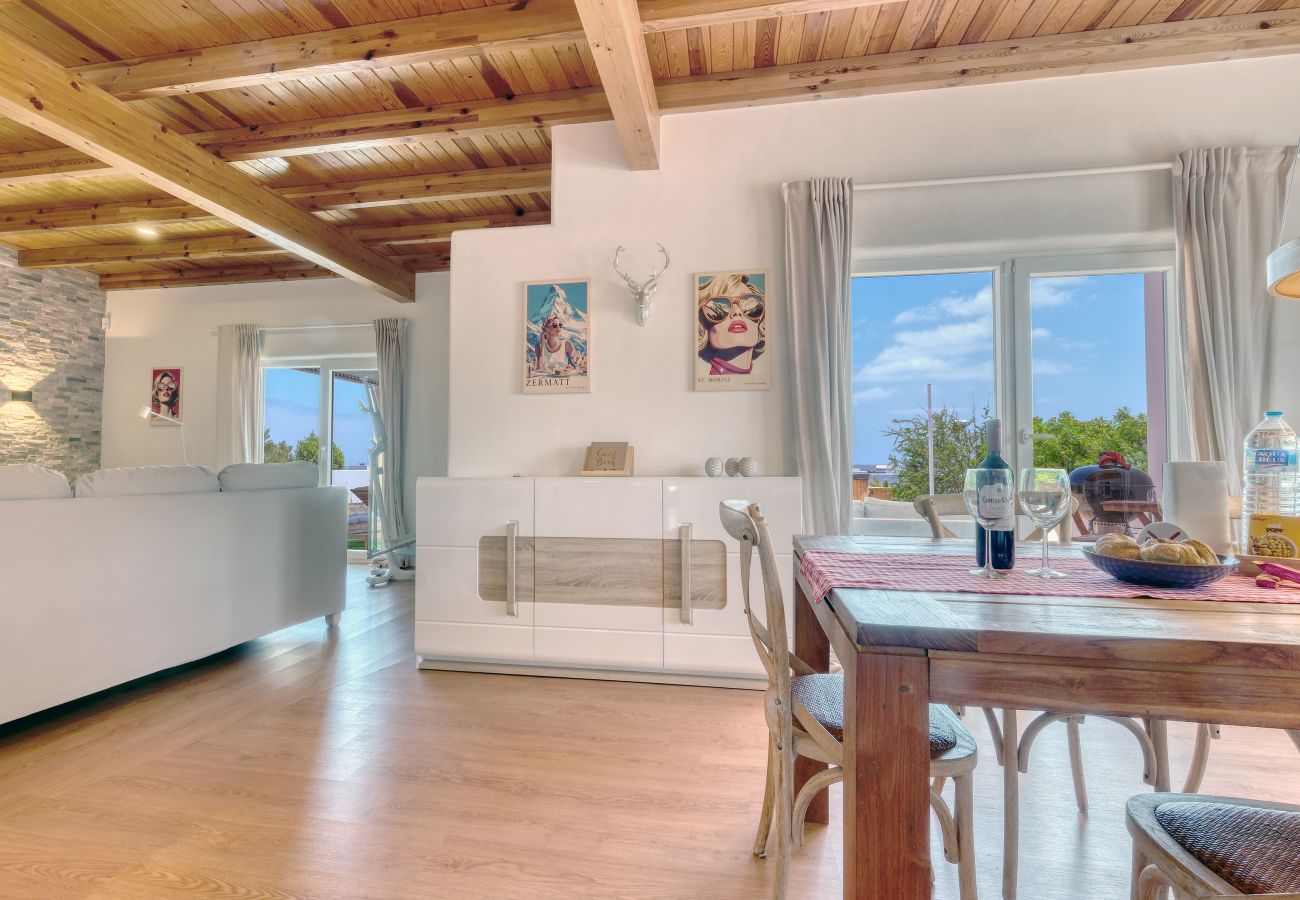 Casa a Costa Teguise - Chalet Emily - Alpine Chic• Jacuzzi • BBQ 