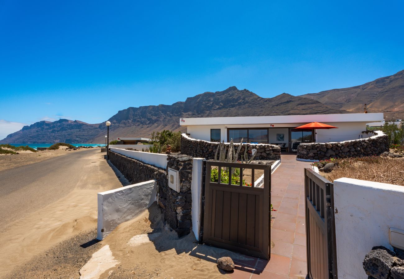 Casa a  Famara - Quicksand • Ocean views • Beach 1 min • LVH