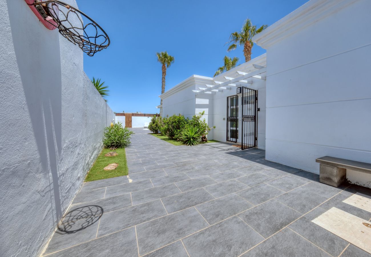 Casa a Puerto del Carmen - Villa Leona • Heated pool• BBQ